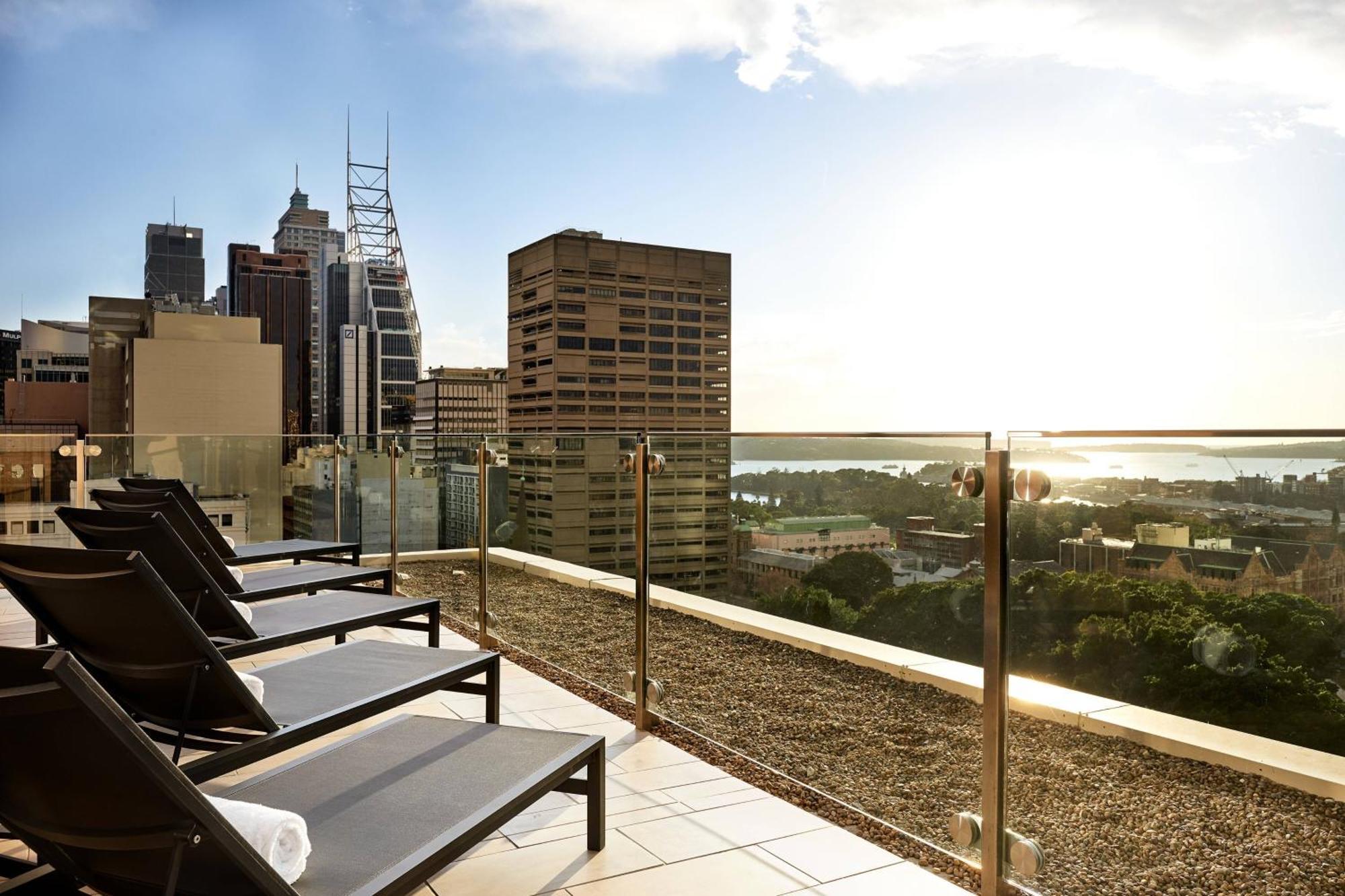 Sheraton Grand Sydney Hyde Park Exterior photo The rooftop pool at the Westin